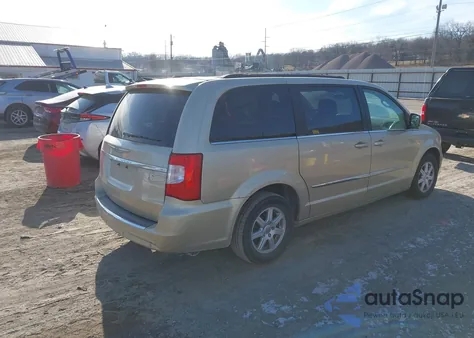 2012 Chrysler Town & Country Touring z USA, uszkodzony, nr VIN 2C4RC1BG5CR158357